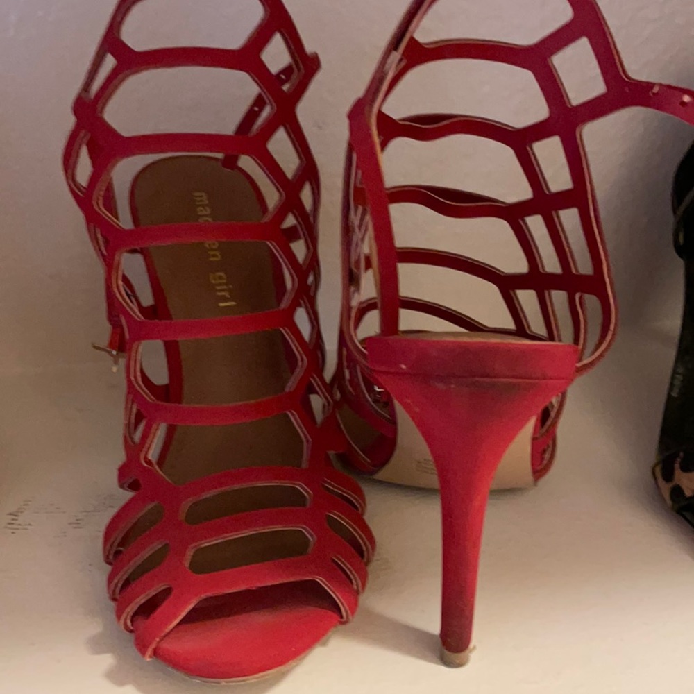 Bellas sandalias rojas